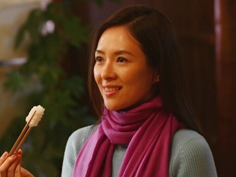 《奔爱》曝预告片 彭于晏教章子怡吃寿司