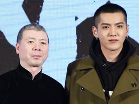 冯小刚赴《嘻哈》录制 大赞吴亦凡:才华横溢